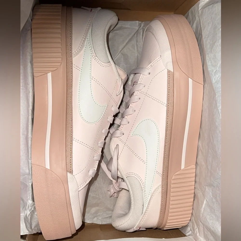 Nike Court Legacy Lift - Women’s Size 10